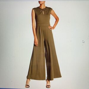 Sharagano Keyhole Jumpsuit With Flare Bottoms Size 8, New With Tags!